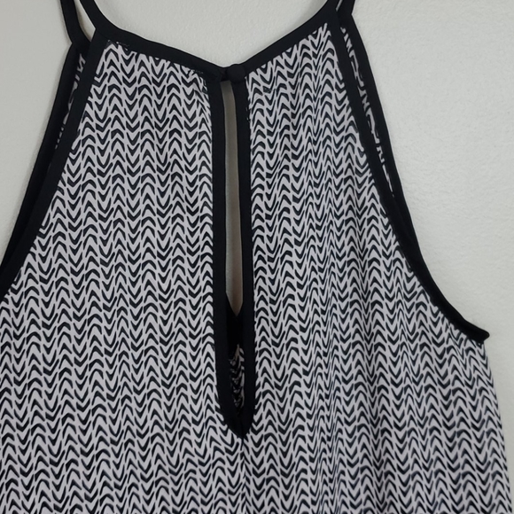 Bar III Mochneck Keyhole Asymmetrical Top Size S - Picture 7 of 8